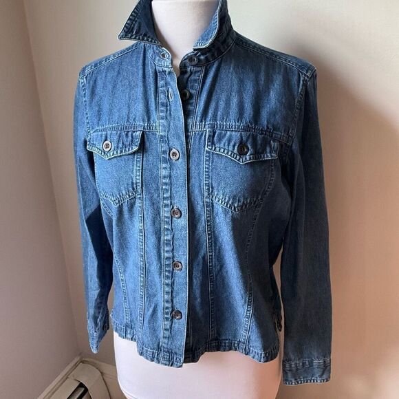 Lemongrass Denim Button Up, Small. Coastal Cowgirl, Minimalist - Picture 3 of 11